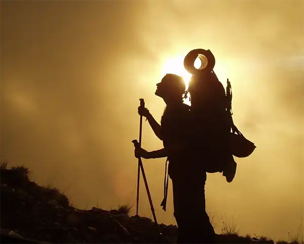 Agència de viatges de trekking i senderisme. Barranquisme, vies ferrades.